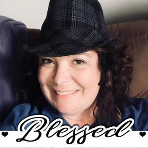 Meet your Posher, Dina